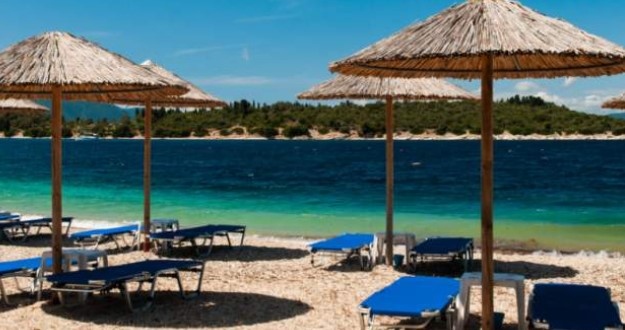 Първите данни са за засилен интерес към Гърция за новия